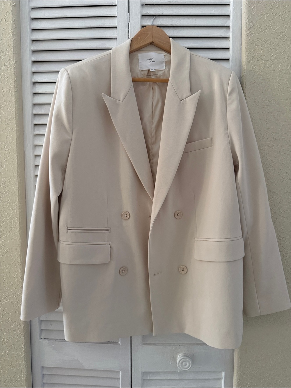 Grey Ven Cream Women's Blazer size xl Grey/Ven
Macalister Double-Breasted Blazer